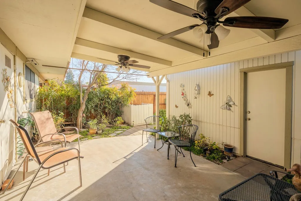 4908 N Sequoia Avenue 102, Fresno, California 93705 home-pic-20