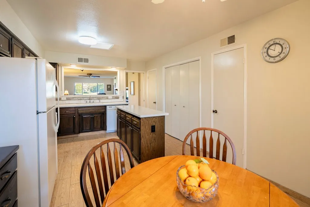 4908 N Sequoia Avenue 102, Fresno, California 93705 home-pic-10
