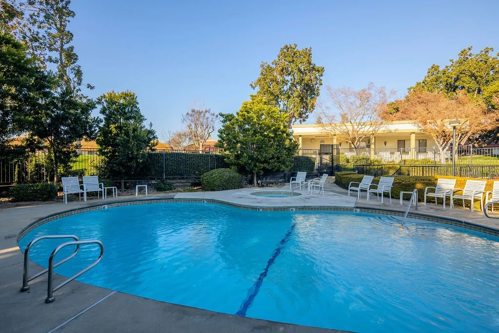 4908 N Sequoia Avenue 102, Fresno, California 93705 home-pic-31