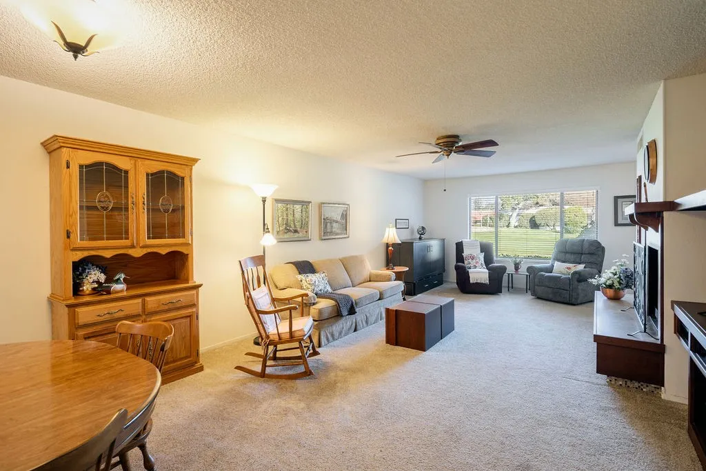 4908 N Sequoia Avenue 102, Fresno, California 93705 home-pic-7