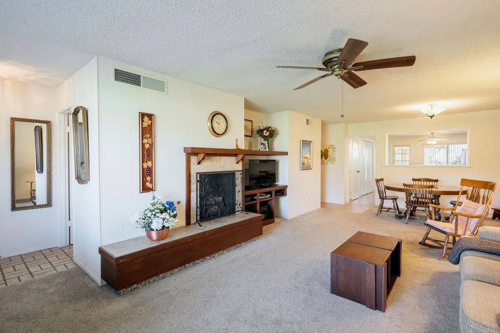 4908 N Sequoia Avenue 102, Fresno, California 93705 home-pic-5