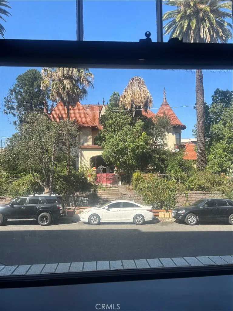 2121 James M Wood Boulevard 121, Los Angeles, California 90006 home-pic-15