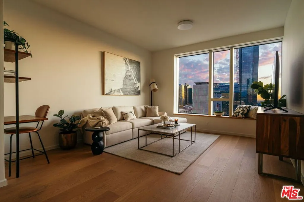 889 Francisco Street 1801, Los Angeles, California 90017 home-pic-3