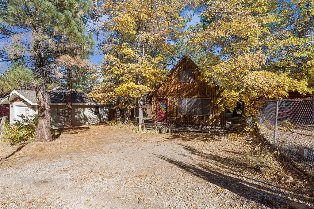 805 San Bernardino, Sugarloaf, California 92386 home-pic-1