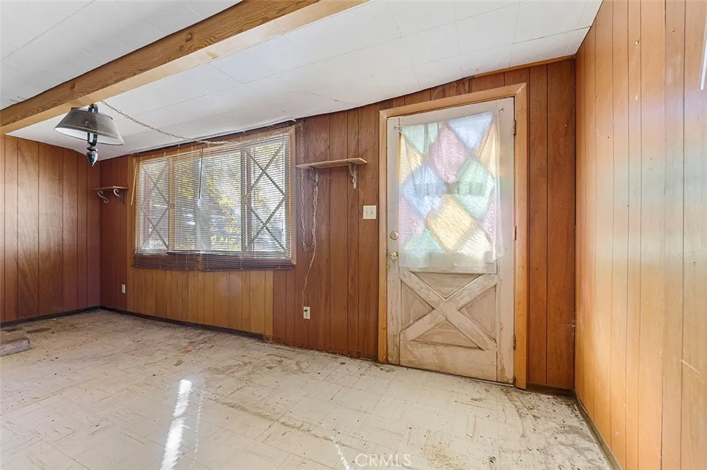 805 San Bernardino, Sugarloaf, California 92386 home-pic-9