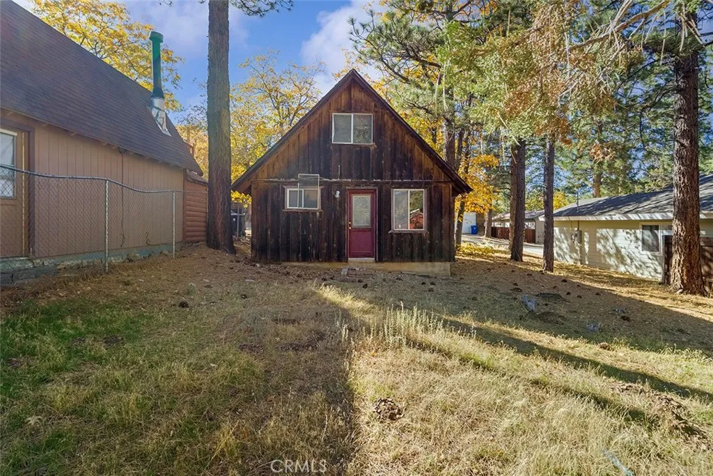 805 San Bernardino, Sugarloaf, California 92386 home-pic-4