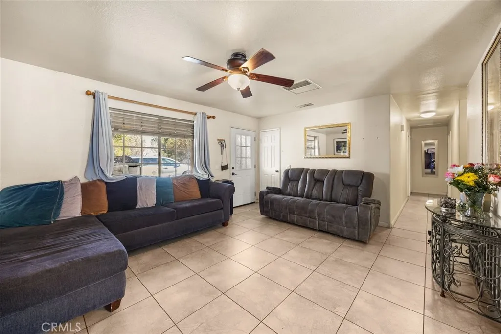 16551 State Highway 173, Hesperia, California 92345 home-pic-8