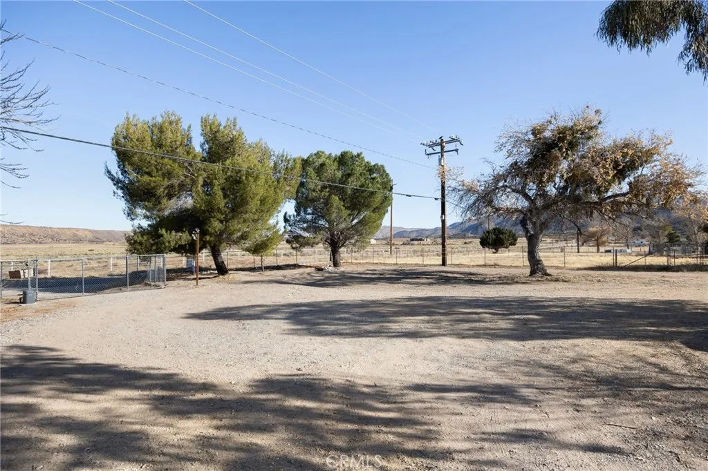 16551 State Highway 173, Hesperia, California 92345 home-pic-5