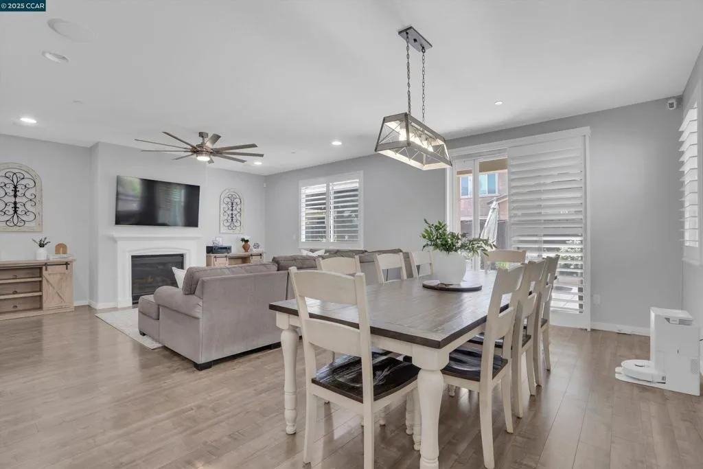 937 Pendleton Ct, Oakley, California 94561 home-pic-16