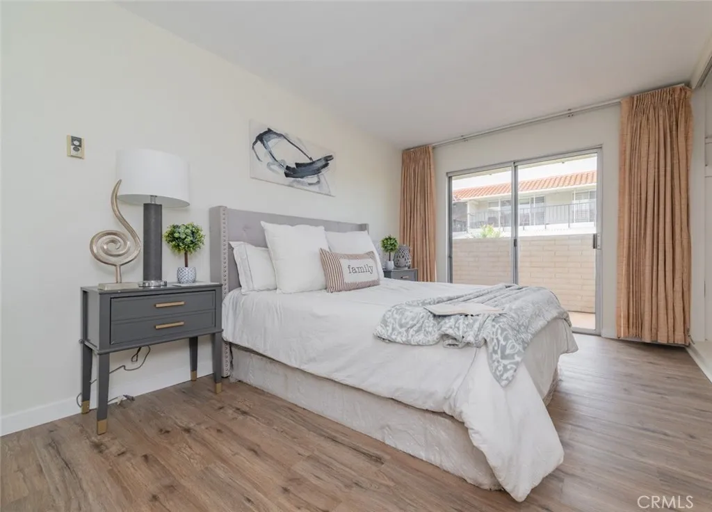 2294 Via Puerta, Laguna Woods, California 92637 home-pic-10