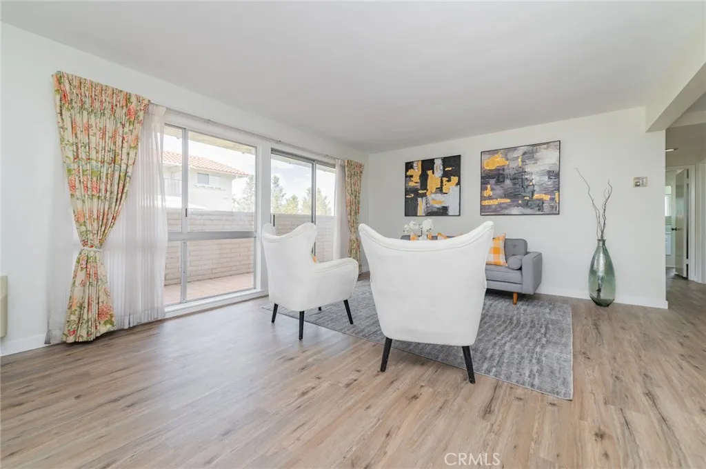 2294 Via Puerta, Laguna Woods, California 92637 home-pic-4