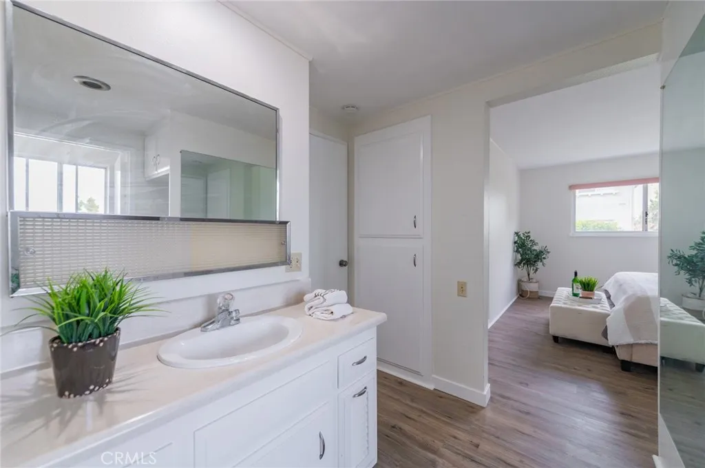 2294 Via Puerta, Laguna Woods, California 92637 home-pic-15