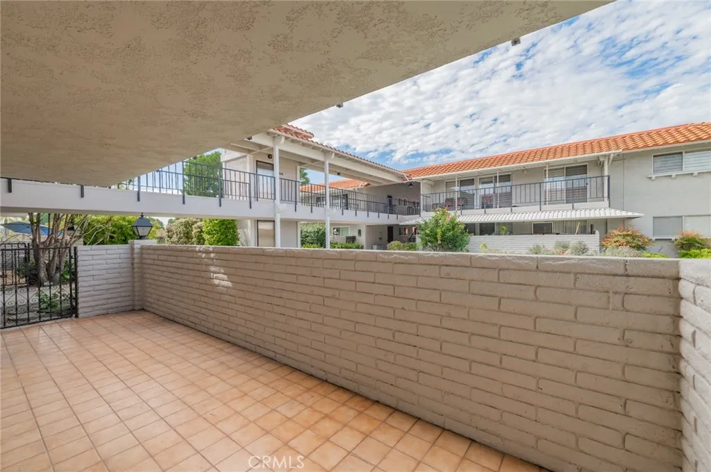 2294 Via Puerta, Laguna Woods, California 92637 home-pic-19