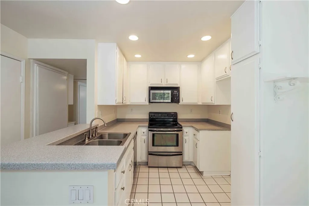 6925 Brightwood Lane 108, Garden Grove, California 92845 home-pic-12