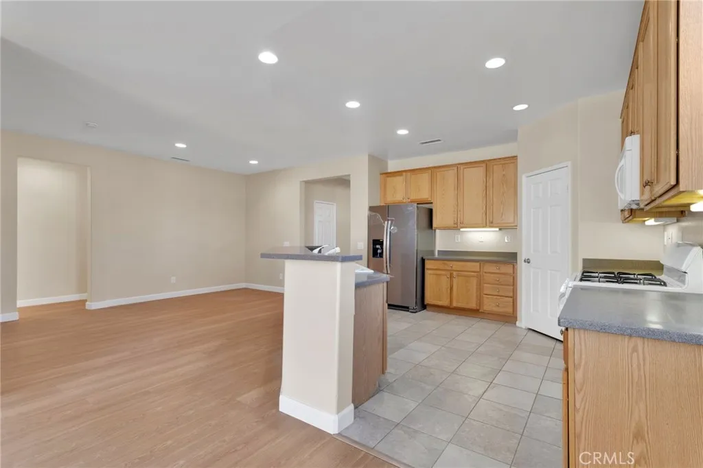 11772 Galewood, Adelanto, California 92301 home-pic-15