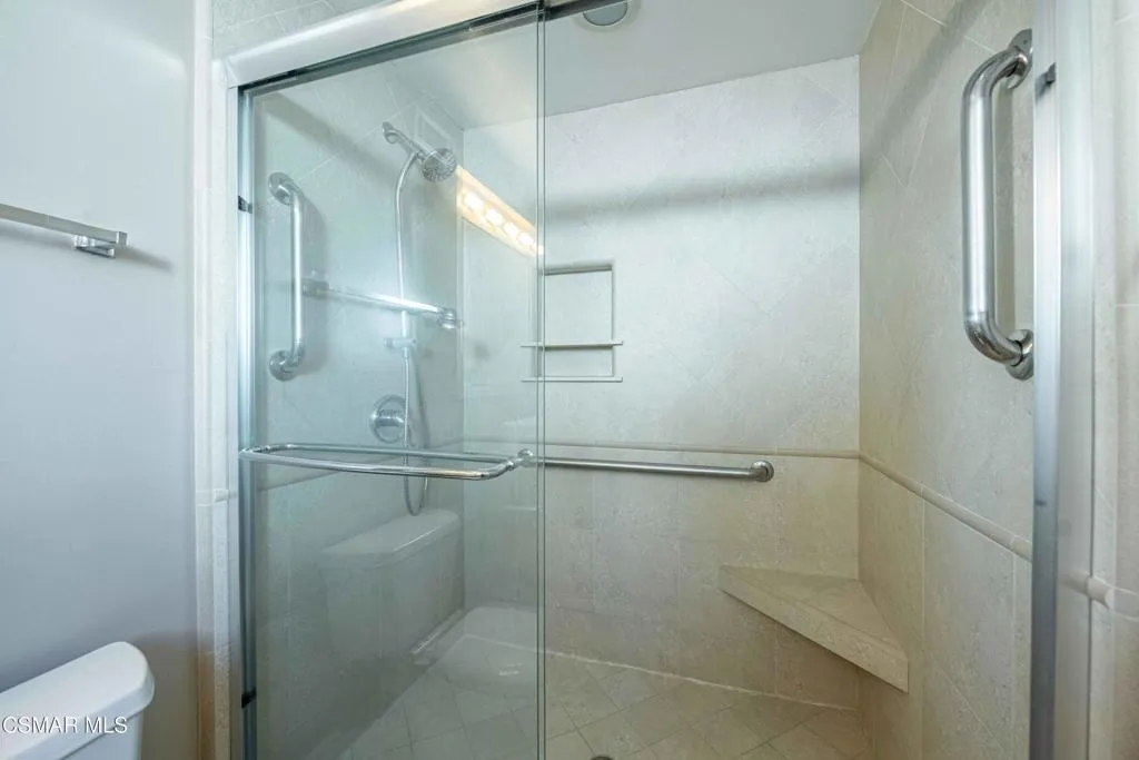 167 Kanan Road, Oak Park, California 91377 home-pic-17