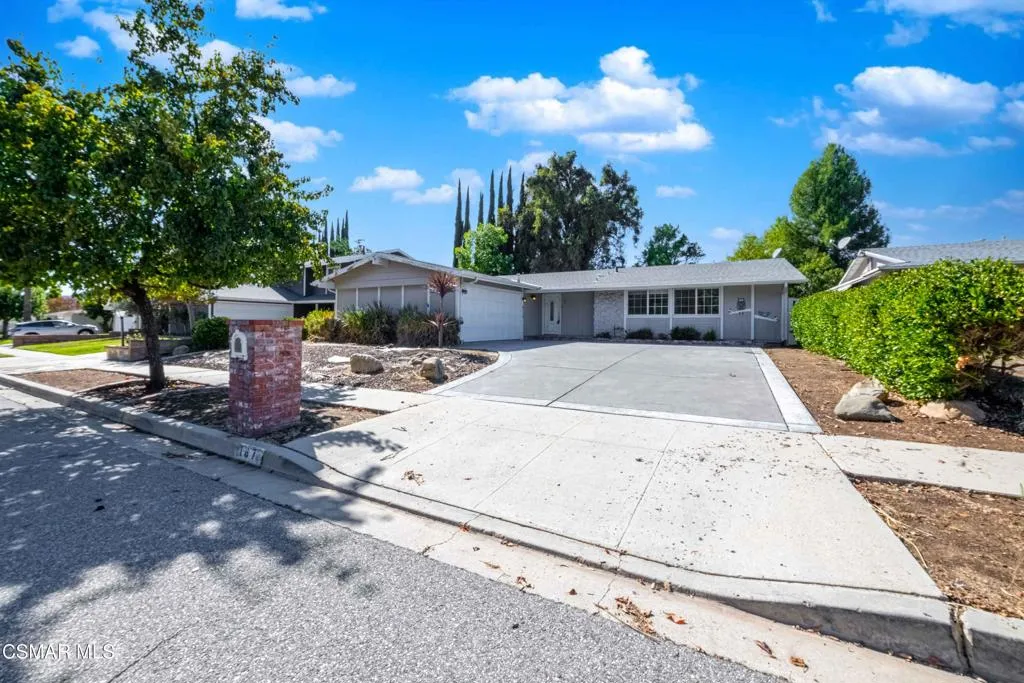 167 Kanan Road, Oak Park, California 91377 home-pic-3