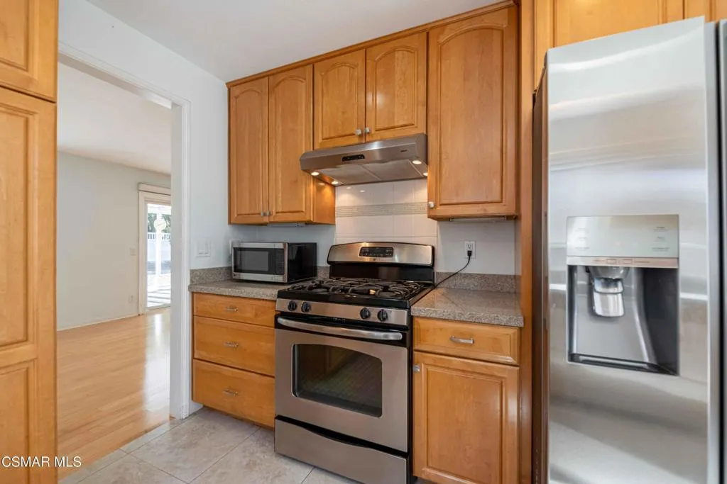 167 Kanan Road, Oak Park, California 91377 home-pic-13