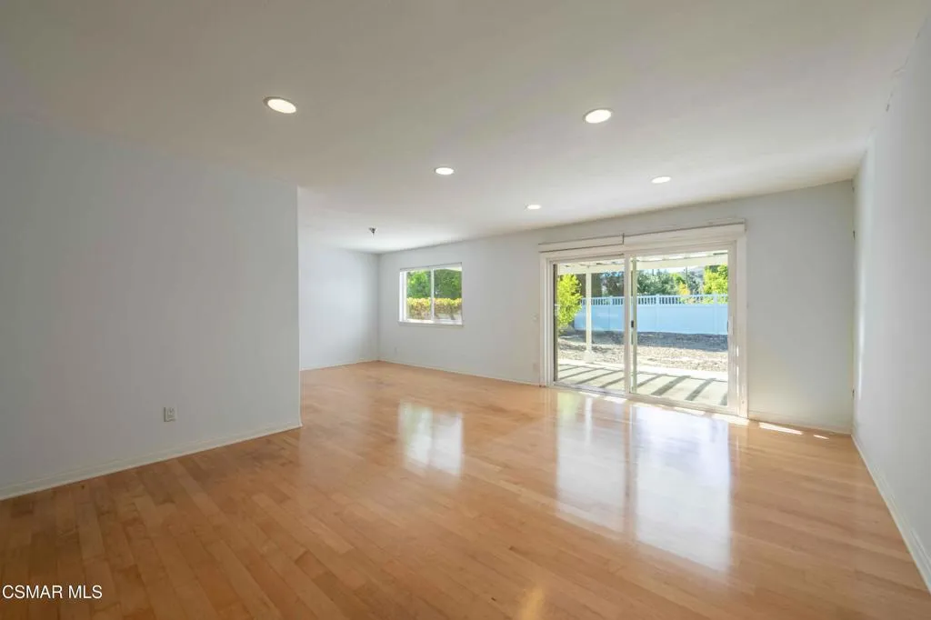 167 Kanan Road, Oak Park, California 91377 home-pic-5