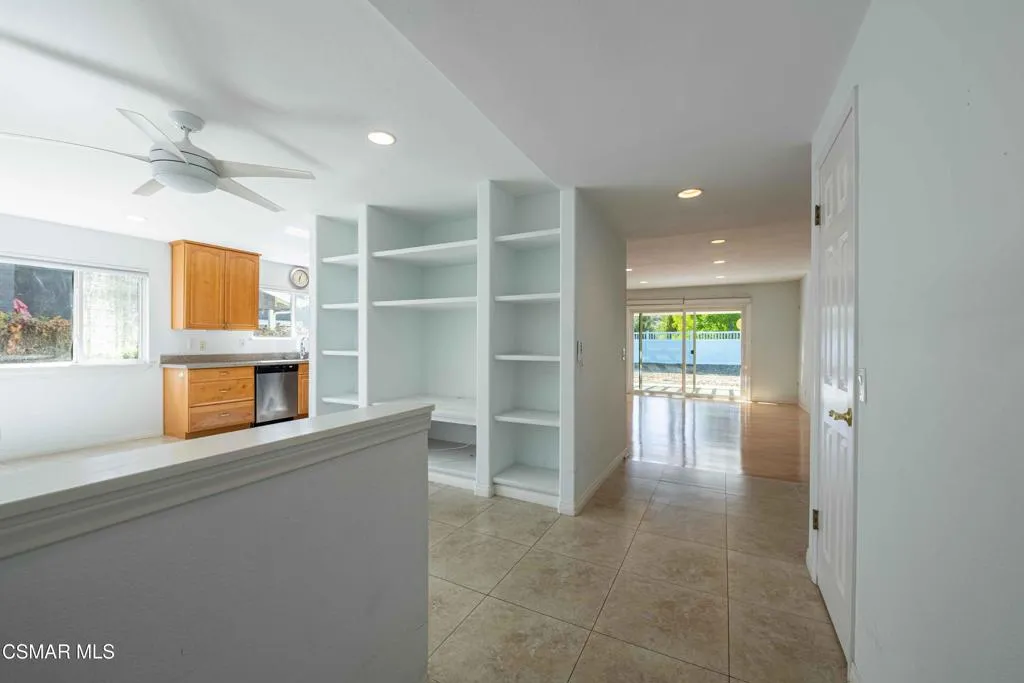167 Kanan Road, Oak Park, California 91377 home-pic-4