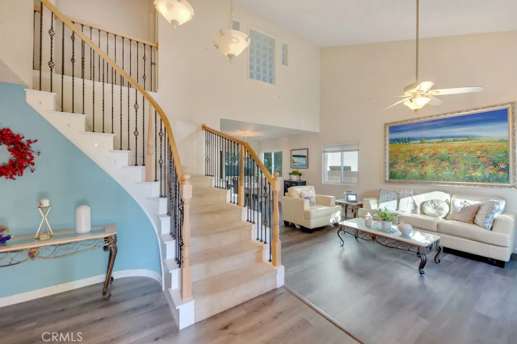 43927 Fallon Drive, Lancaster, California 93535 home-pic-2