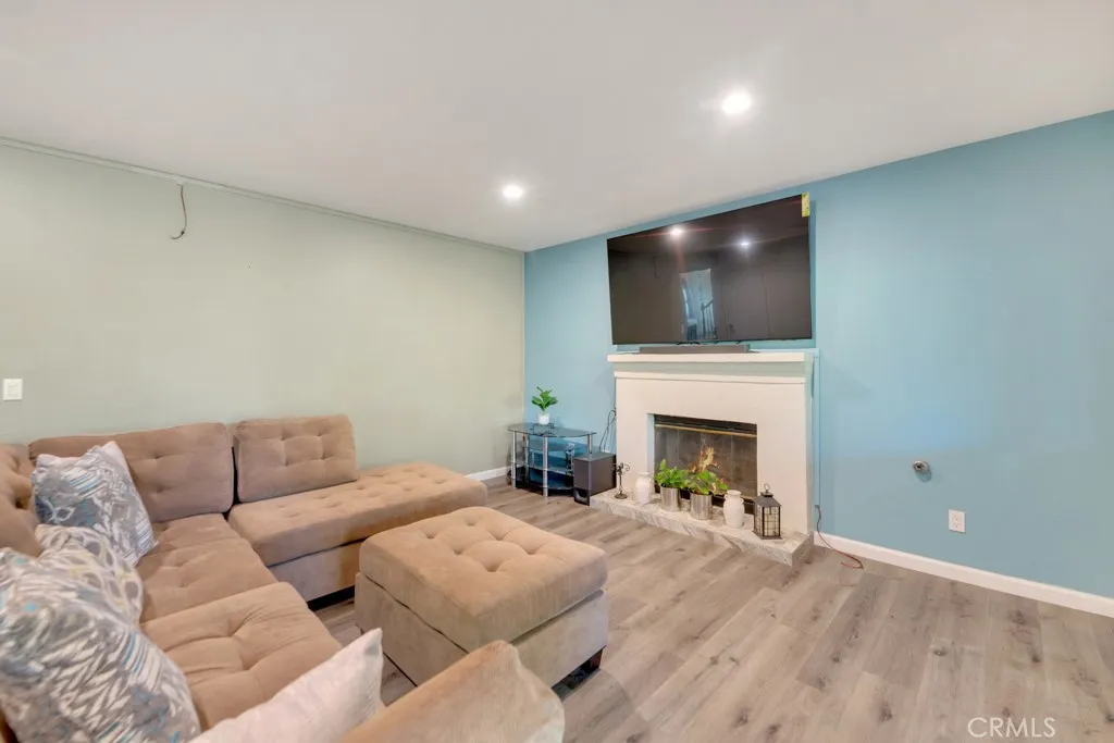 43927 Fallon Drive, Lancaster, California 93535 home-pic-12