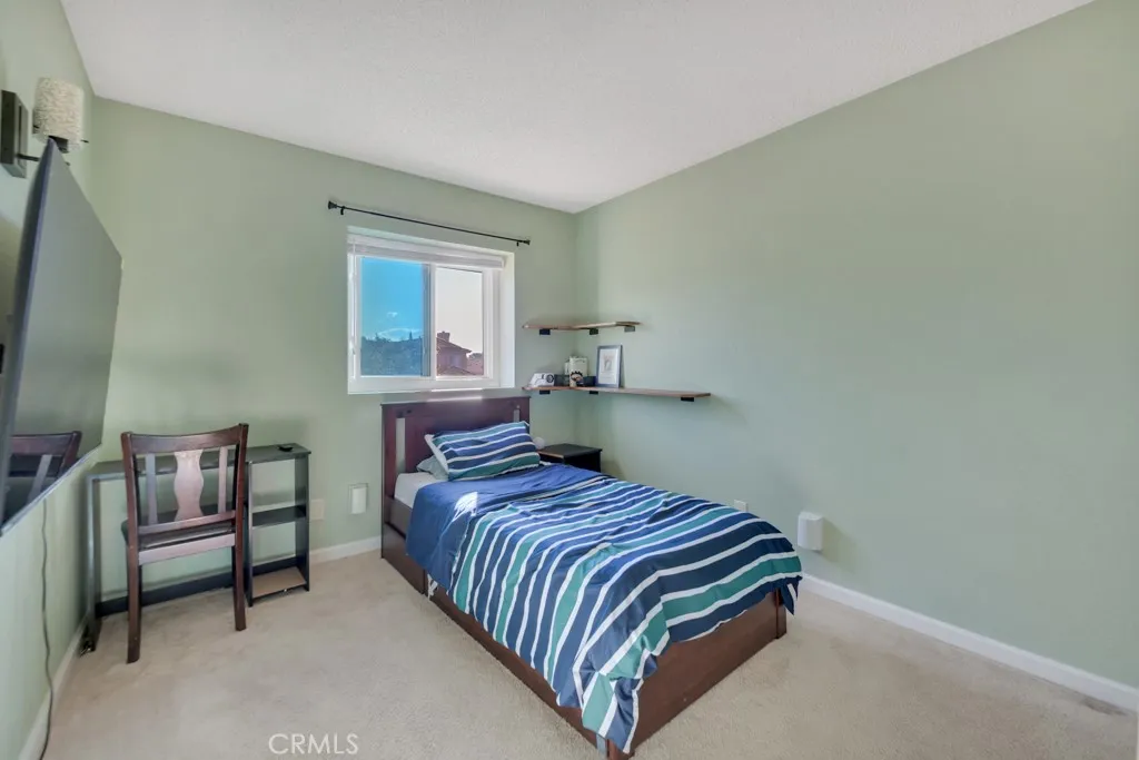 43927 Fallon Drive, Lancaster, California 93535 home-pic-24