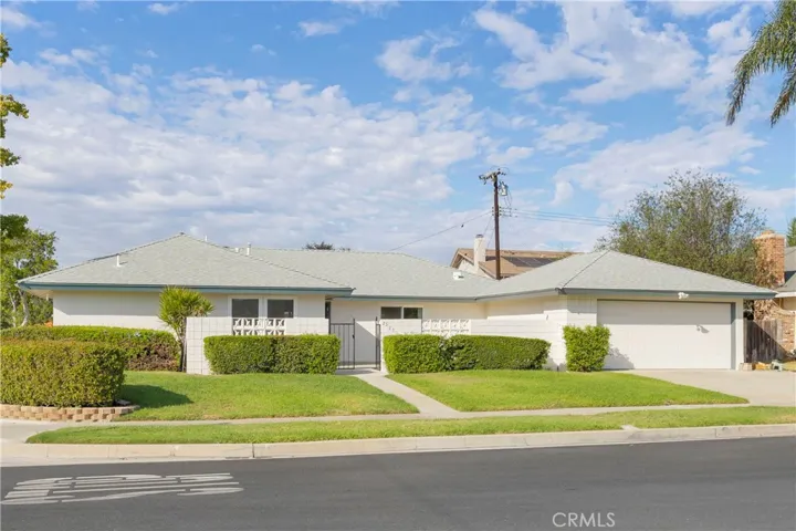 2527 E Brookside, Orange, California 92867