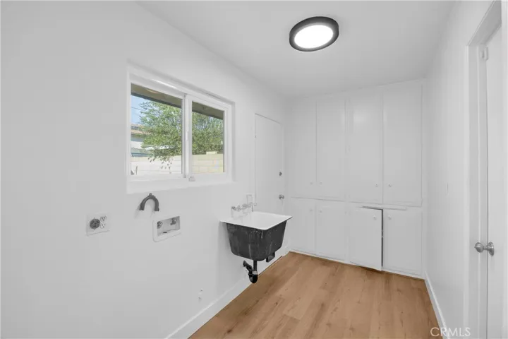 2527 E Brookside, Orange, California 92867