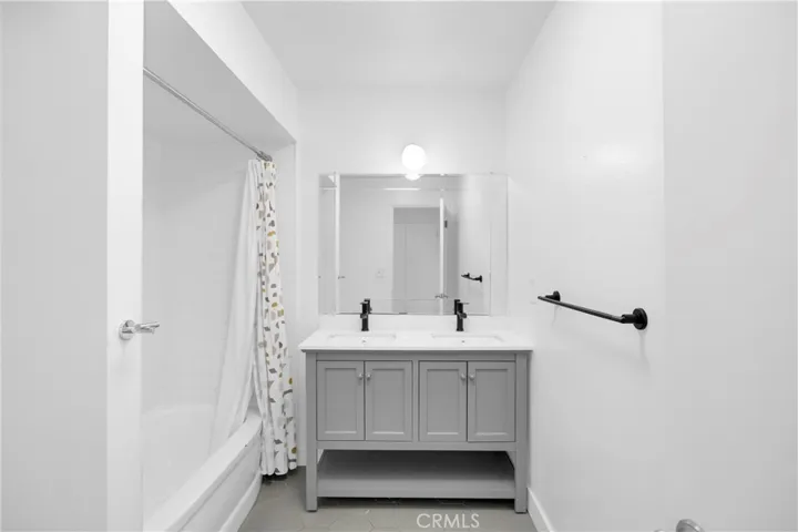 2527 E Brookside, Orange, California 92867