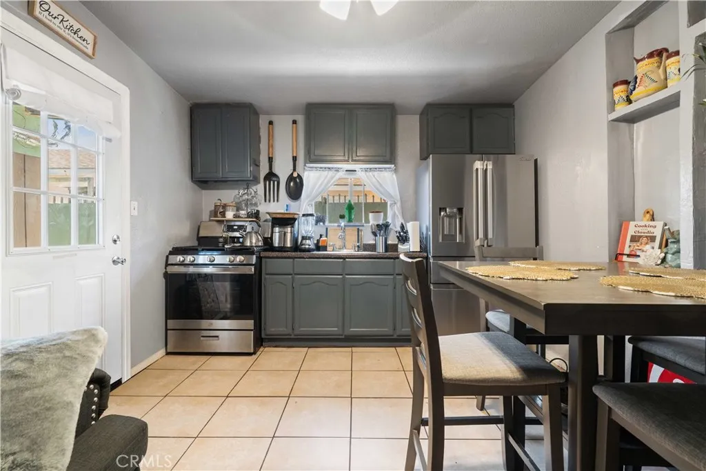 247 E 97th, Los Angeles, California 90003 home-pic-11