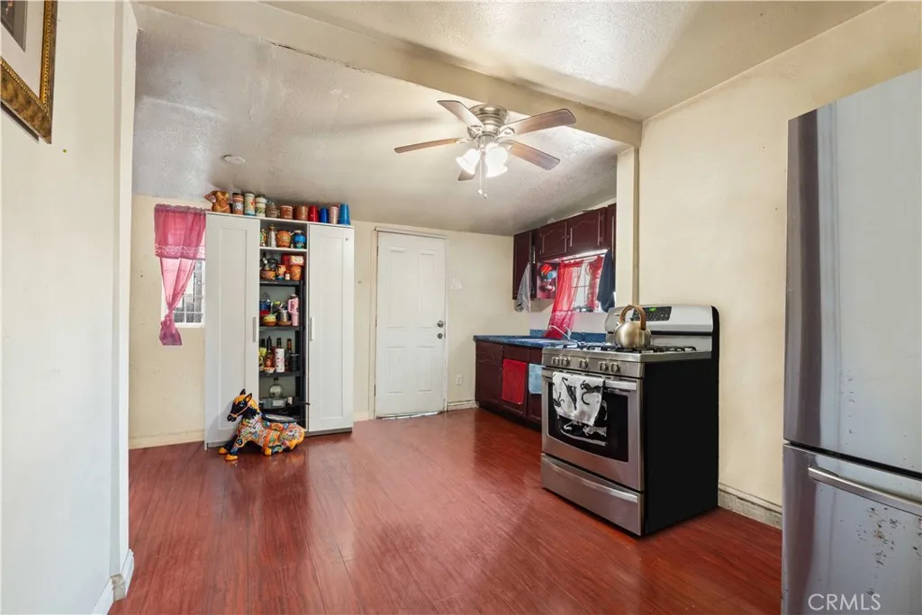 247 E 97th, Los Angeles, California 90003 home-pic-9