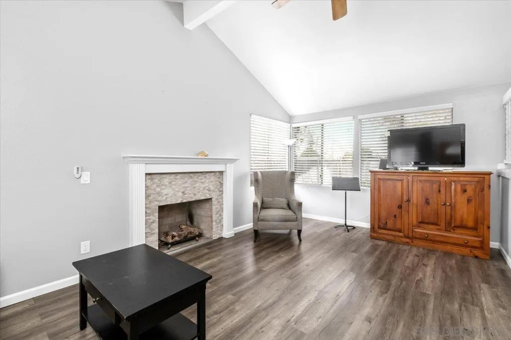 401 Blueridge Place, Escondido, California 92026 home-pic-5