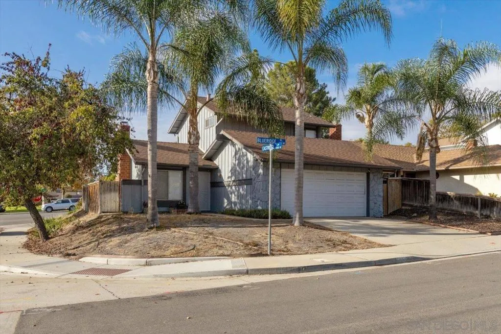401 Blueridge Place, Escondido, California 92026 home-pic-2