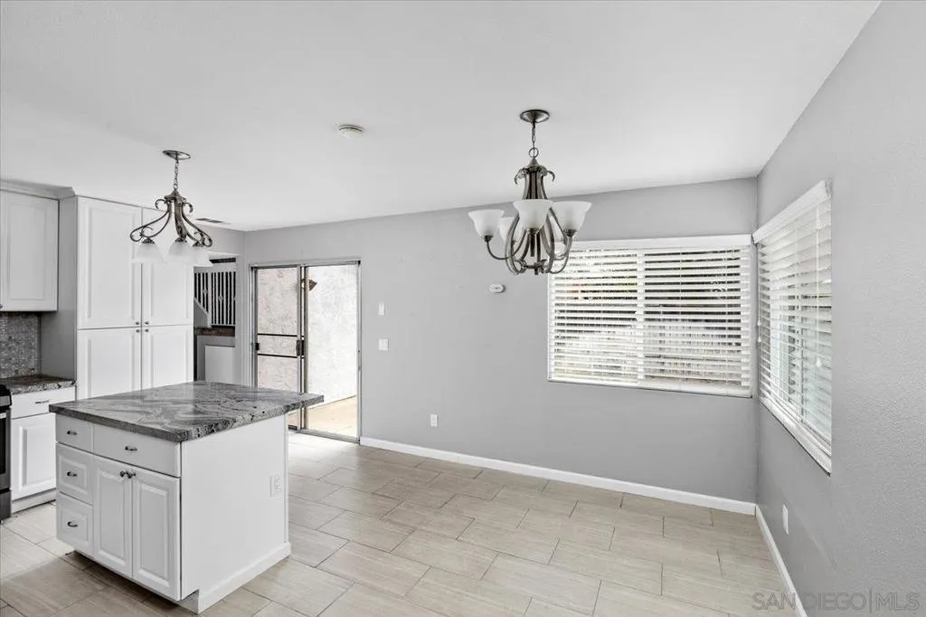 401 Blueridge Place, Escondido, California 92026 home-pic-10