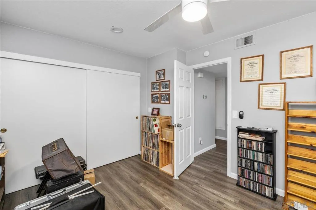 401 Blueridge Place, Escondido, California 92026 home-pic-20