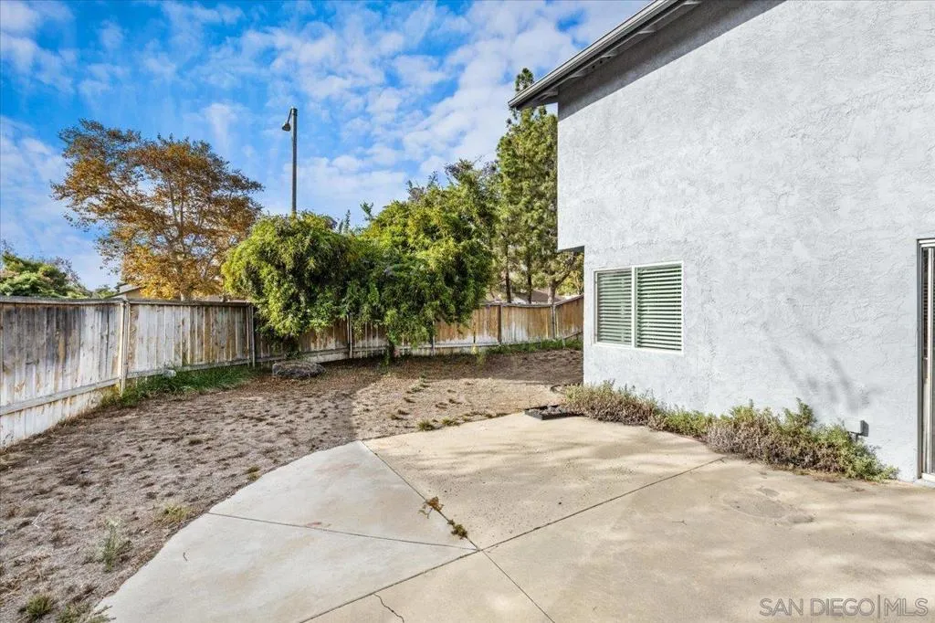 401 Blueridge Place, Escondido, California 92026 home-pic-24