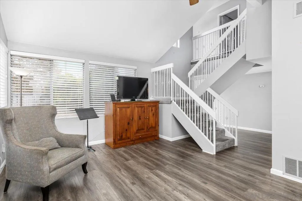 401 Blueridge Place, Escondido, California 92026 home-pic-4