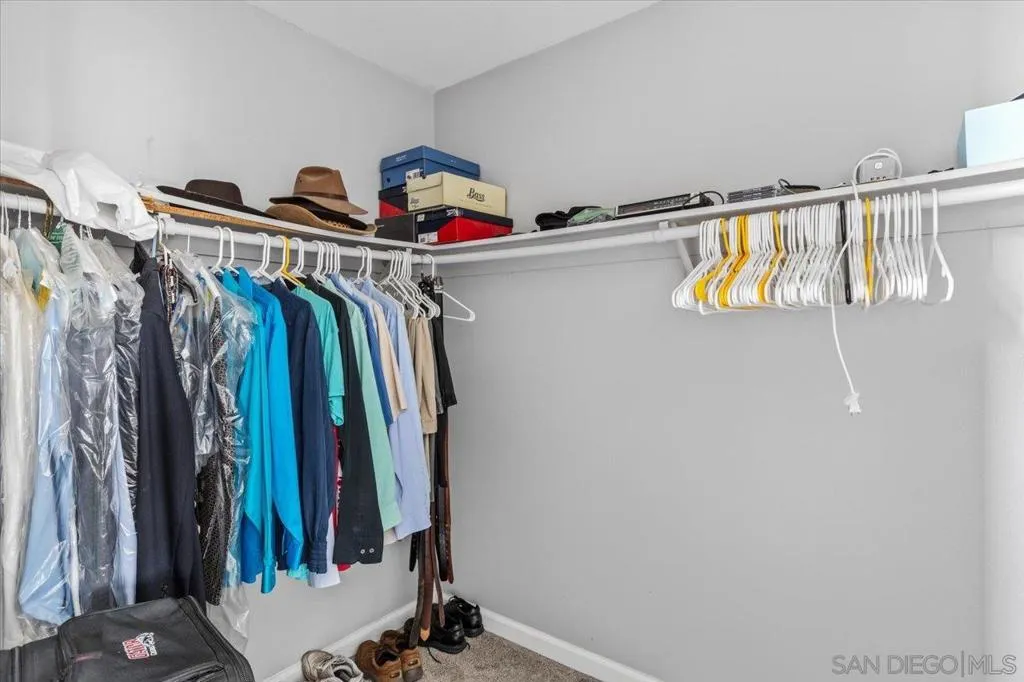 401 Blueridge Place, Escondido, California 92026 home-pic-15
