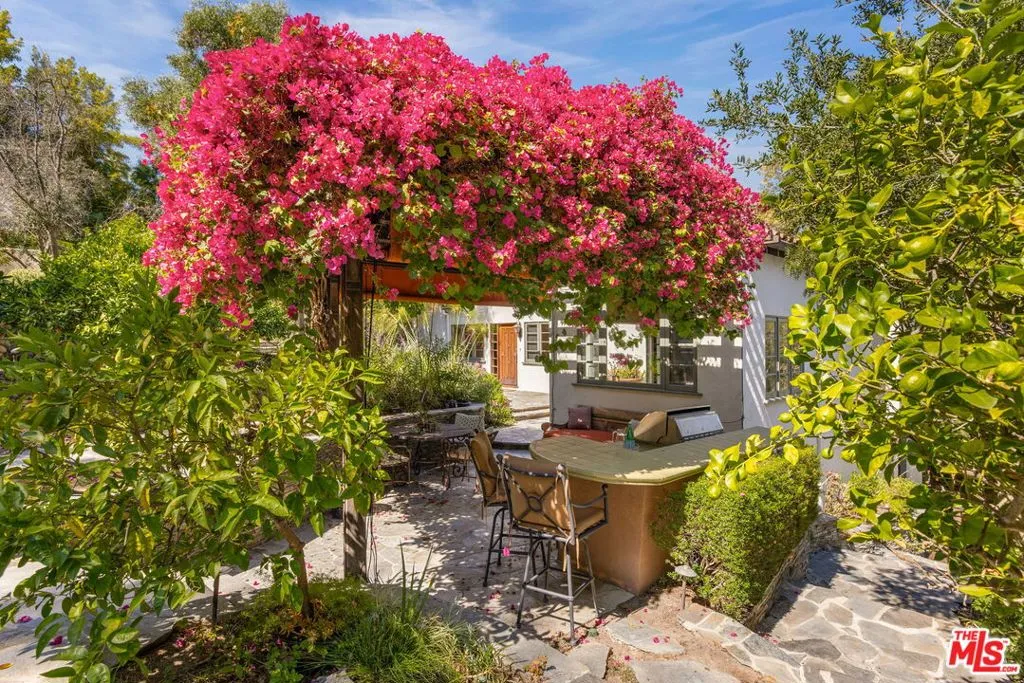 15091 Rayneta Drive, Sherman Oaks, California 91403 home-pic-34