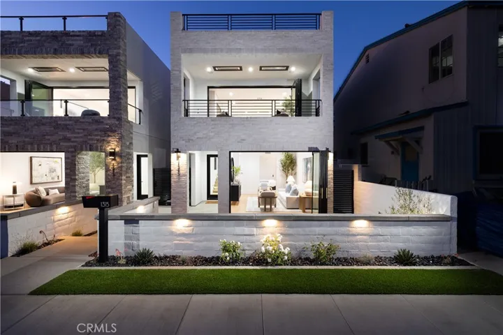 1315 Ocean Avenue, Seal Beach, California 90740