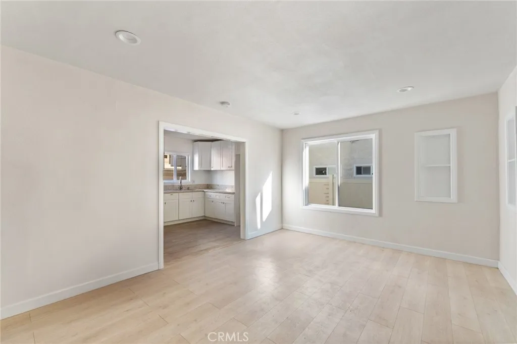 14143 Victory Boulevard, Van Nuys, California 91401 home-pic-6