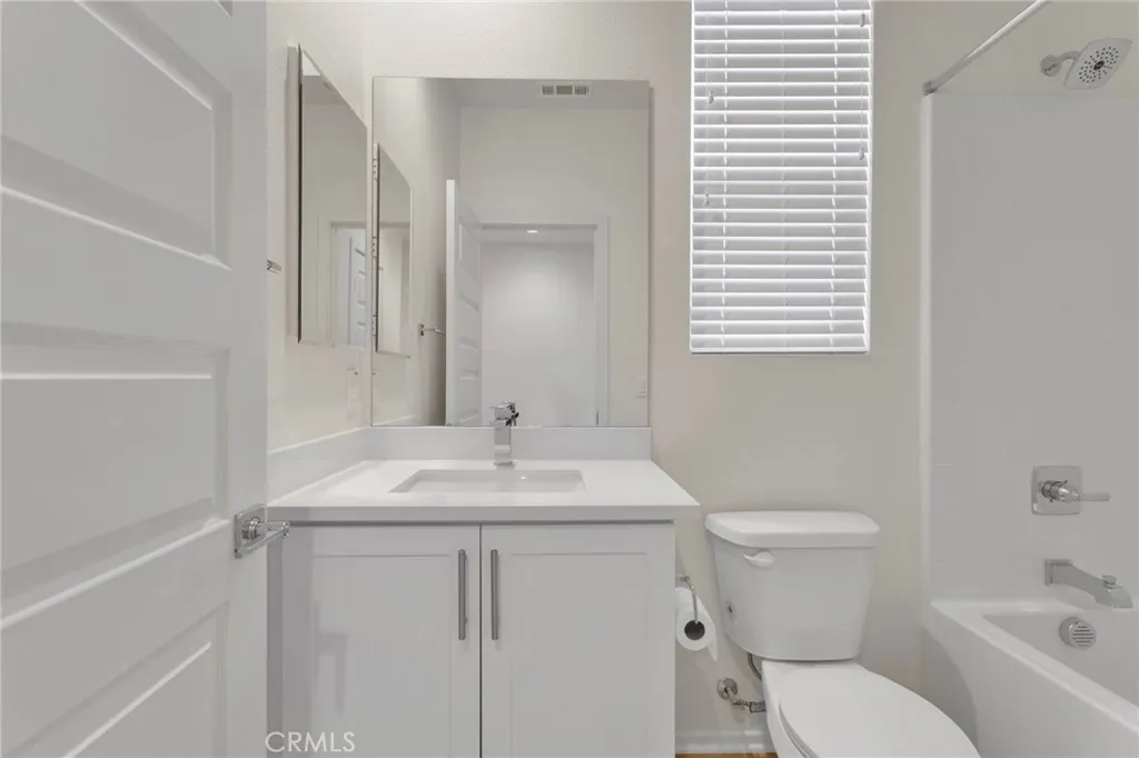 8720 Alturas, Hesperia, California 92344 home-pic-6
