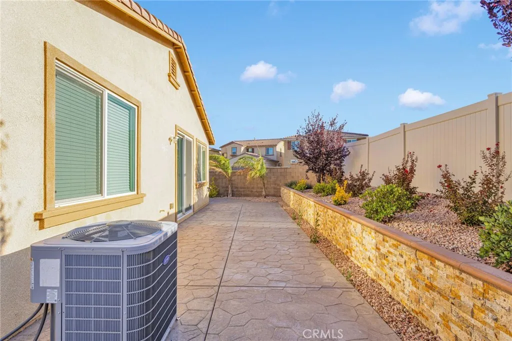 8720 Alturas, Hesperia, California 92344 home-pic-27