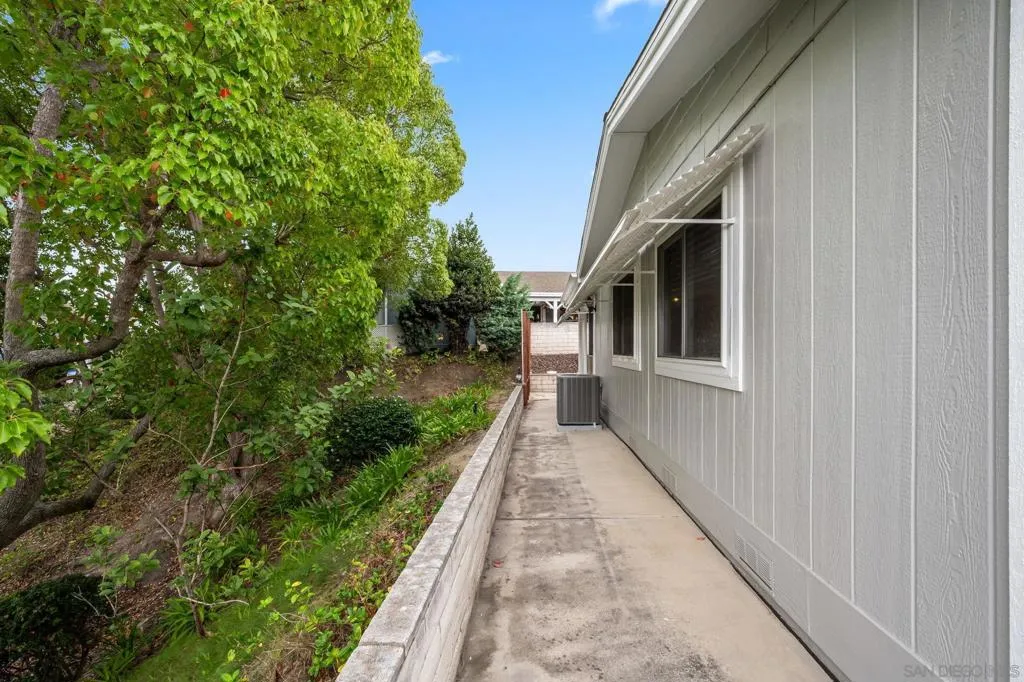 4465 Topaz Ln, Oceanside, California 92056 home-pic-5