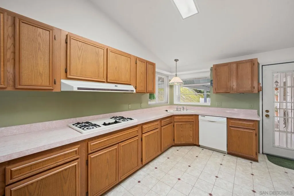 4465 Topaz Ln, Oceanside, California 92056 home-pic-20