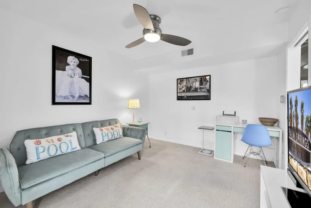 566 E Flor Circle, Palm Springs, California 92264 home-pic-13