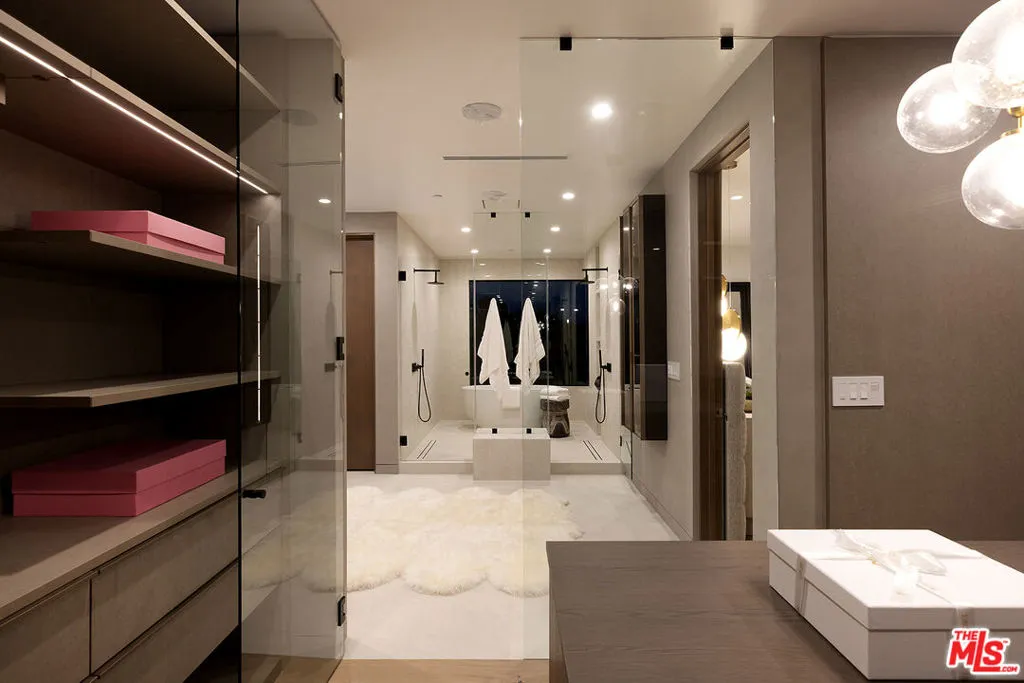 2950 Club Drive, Los Angeles, California 90064 home-pic-23