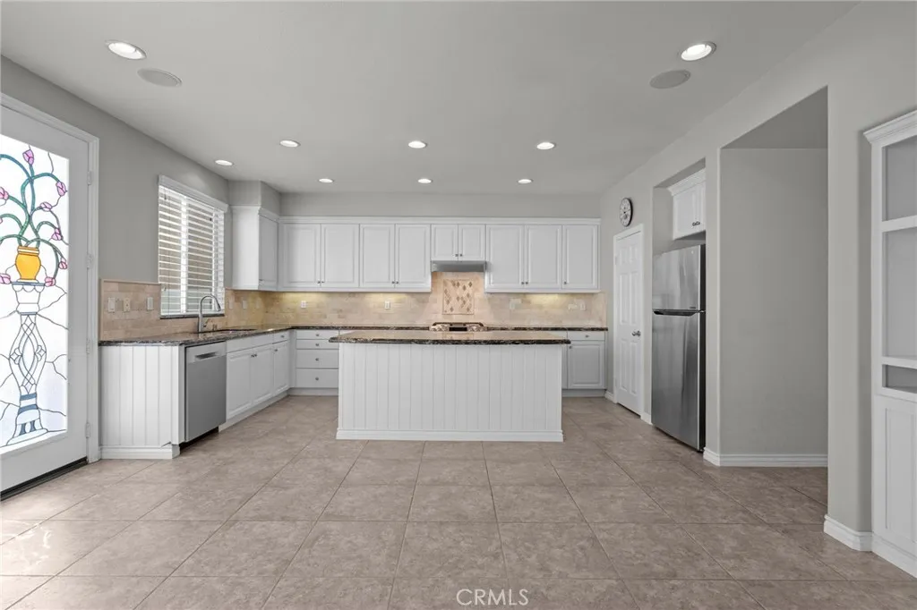 28988 Newport Road, Temecula, California 92591 home-pic-17