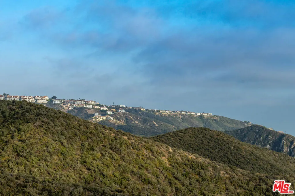 791 Nyes Place, Laguna Beach, California 92651 home-pic-18